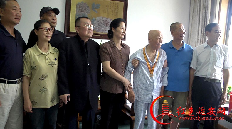 温 涌：原南京陆军学院政委，94岁VV.jpg