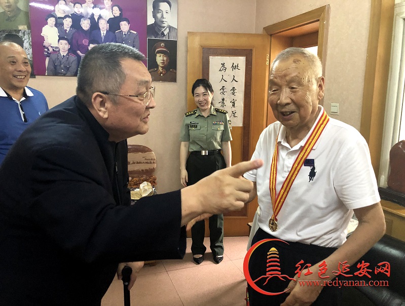 商锡坤：原陆军第28 军副军长，91岁 3VVV.jpg