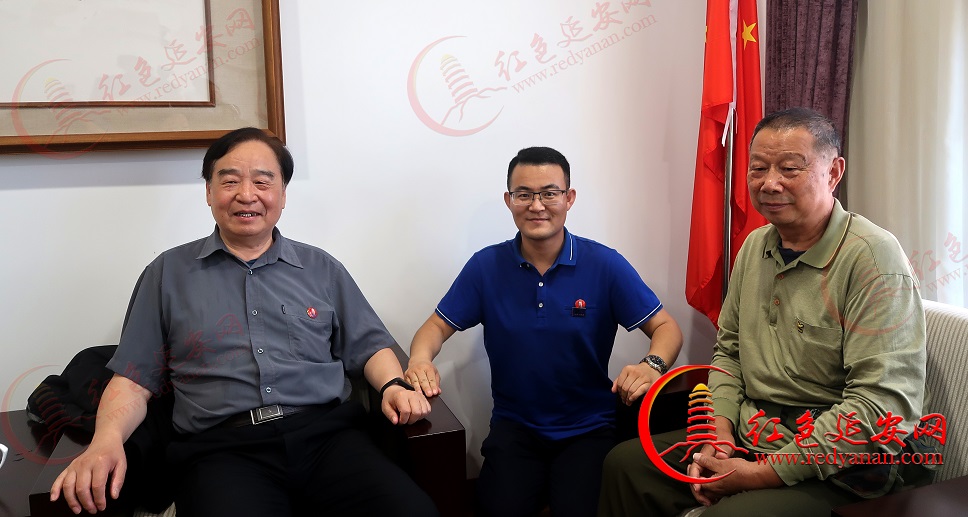 常世民与粟戎生将军与乔泰阳阳将军红色延安网.jpg